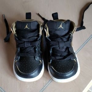 Baby shoes Jordan size 4